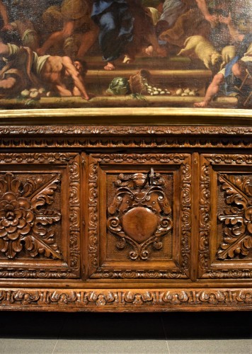 Antiquités - Chest in carved walnut of the Renaissance Lombardy,  17th century